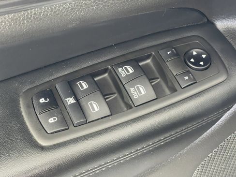 Used 2021 Jeep Grand Cherokee Laredo image 22