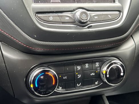 Used 2023 Chevrolet TrailBlazer RS FWD image 21