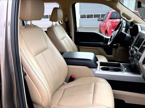 Used 2021 Ford F250 Lariat w/ Lariat Ultimate Package AWD/4WD image 9