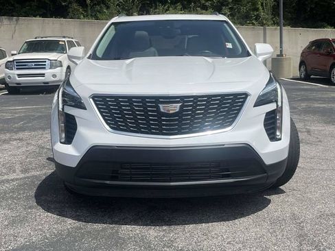 Used 2023 Cadillac XT4 Luxury w/ Cold Weather Package FWD image 9