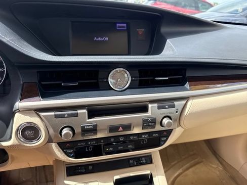 Used 2014 Lexus ES 350 w/ Premium Package FWD image 10