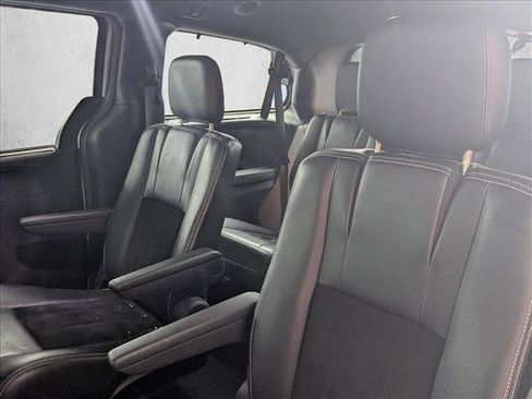 Used 2015 Dodge Grand Caravan SXT image 9