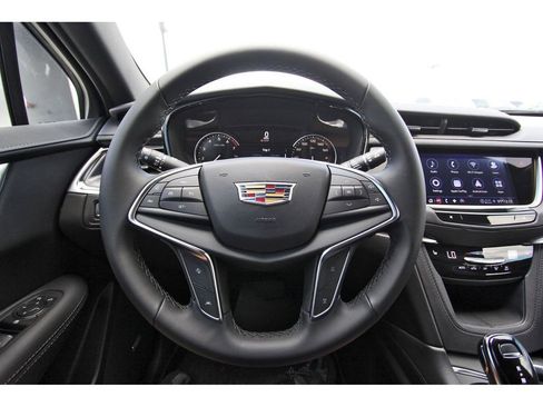 New 2026 Cadillac XT5 Luxury AWD/4WD image 13