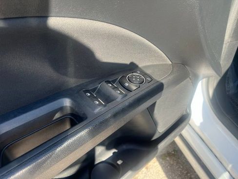 Used 2018 Ford Fusion SE FWD image 18