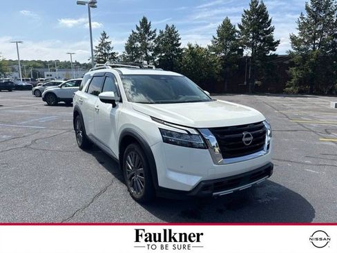 Certified 2024 Nissan Pathfinder SL w/ SL Premium Package AWD/4WD image 1