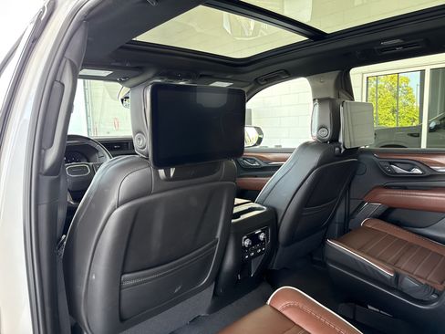 Used 2024 GMC Yukon Denali Ultimate AWD/4WD image 32