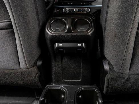 Used 2025 Jeep Gladiator Willys AWD/4WD image 30