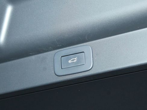 Used 2023 Land Rover Range Rover SE image 13