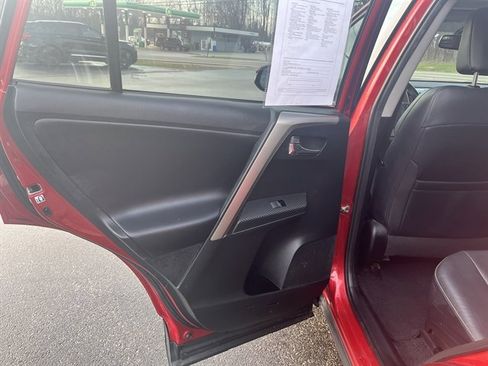 Used 2014 Toyota RAV4 Limited w/ Technology Package image 32