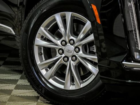 Used 2023 Cadillac XT6 Luxury AWD/4WD image 3