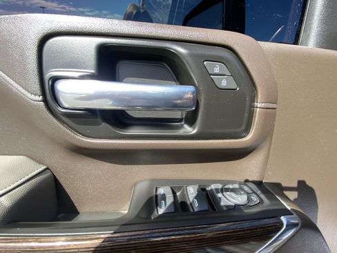 Used 2022 GMC Sierra 3500 SLE w/ SLE Value Package AWD/4WD image 13