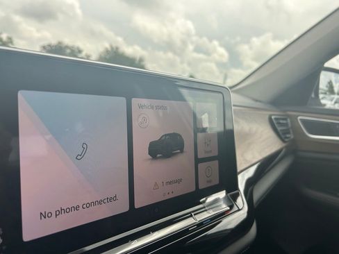 New 2026 Volkswagen Atlas SE image 13