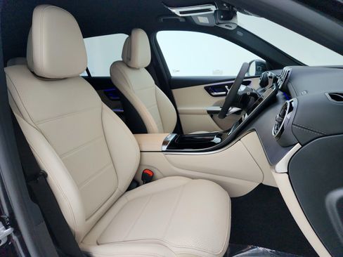 Certified 2025 Mercedes-Benz GLC 300 image 21