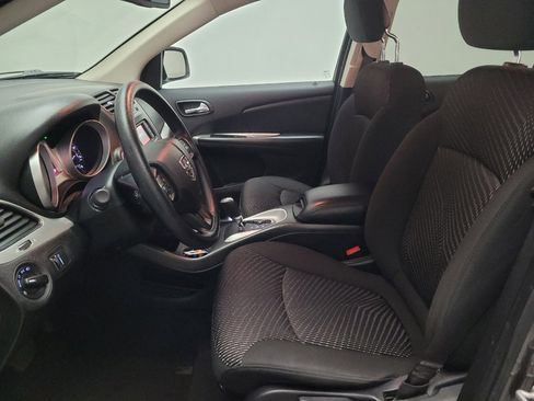 Used 2020 Dodge Journey SE image 17