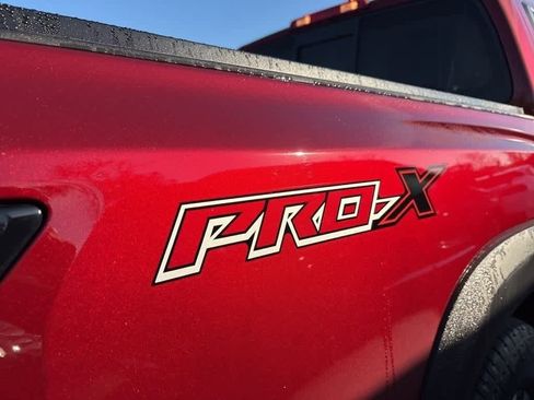 Used 2022 Nissan Frontier Pro-X image 5