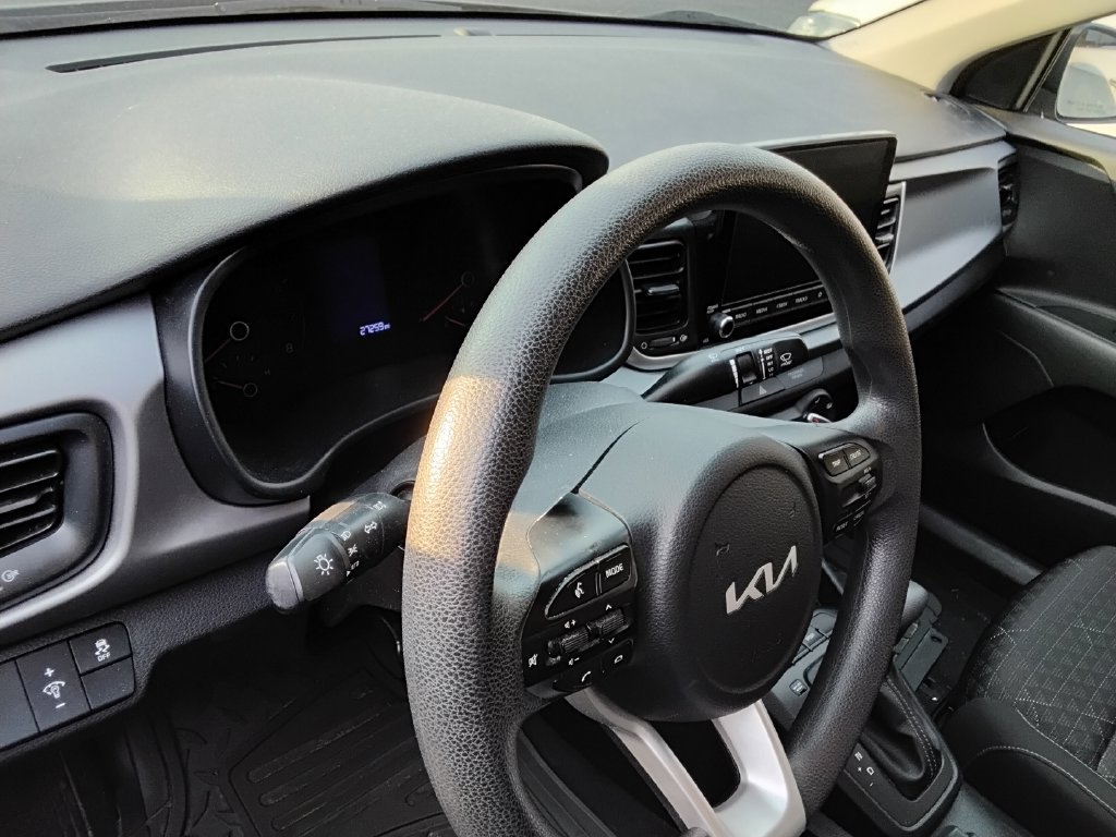 Used 2022 Kia Rio S FWD image 7