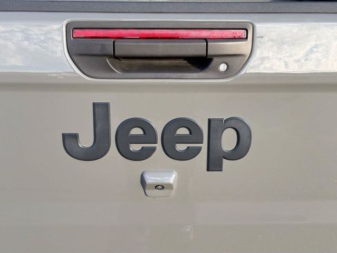 Used 2020 Jeep Gladiator Sport w/ Quick Order Package 24S AWD/4WD image 12