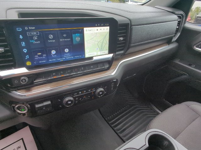 Used 2025 Chevrolet Silverado 1500 LT AWD/4WD image 16