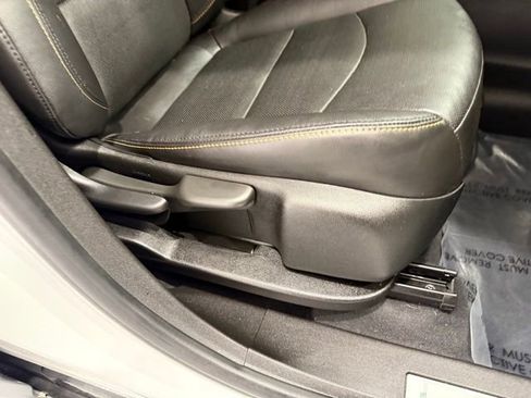 Used 2021 Chevrolet Equinox Premier w/ Redline Edition image 23