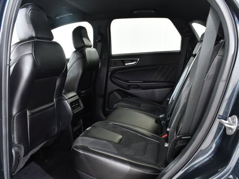 Used 2022 Ford Edge ST image 16