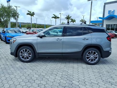 Used 2023 GMC Terrain SLT FWD image 4