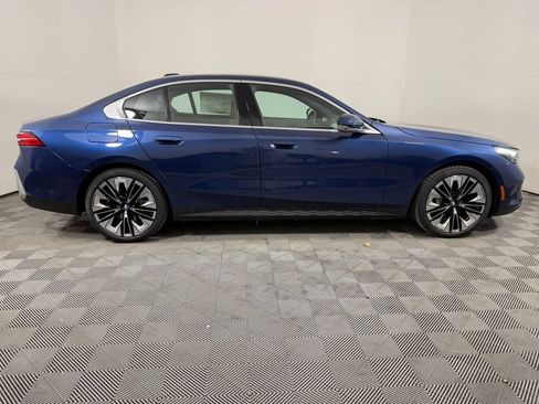 New 2025 BMW 540i xDrive w/ Premium Package image 2