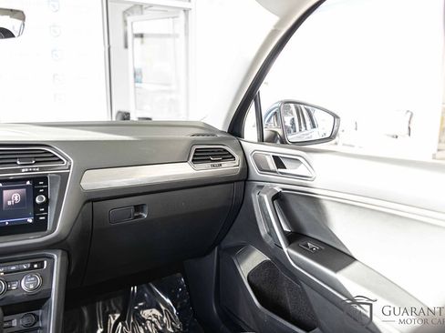 Used 2020 Volkswagen Tiguan SEL image 39