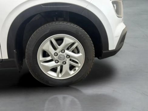 Used 2021 Hyundai Venue SE w/ Cargo Package FWD image 24