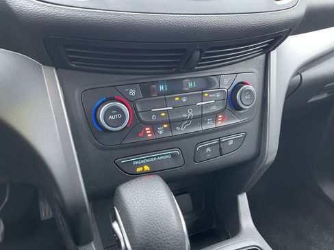 Used 2018 Ford Escape SE image 19