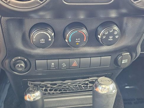 Used 2011 Jeep Wrangler Unlimited Sport AWD/4WD image 30