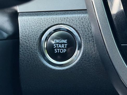 Used 2022 Toyota Camry SE w/ Convenience Package FWD image 22