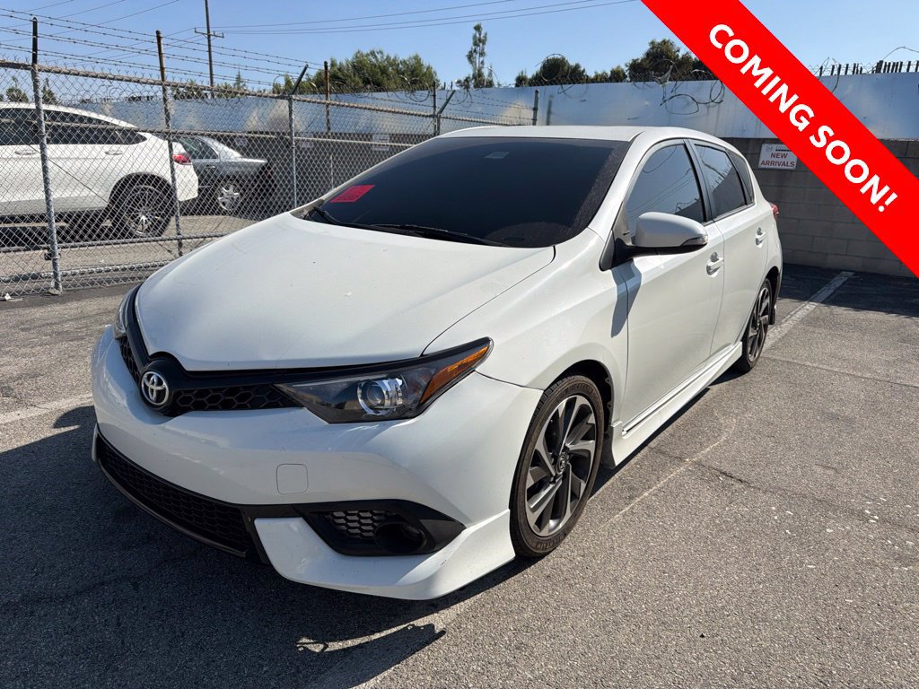 Used 2017 Toyota Corolla iM w/ Carpet Mat Package FWD image 2
