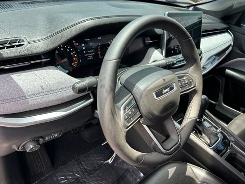 Used 2023 Jeep Compass Latitude w/ Convenience Group AWD/4WD image 22
