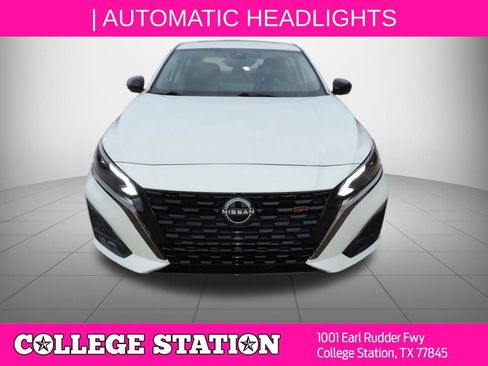 Certified 2023 Nissan Altima 2.0 SR FWD image 9
