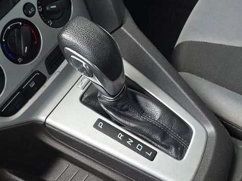 Used 2014 Ford Focus SE w/ SE Sport Package FWD image 20