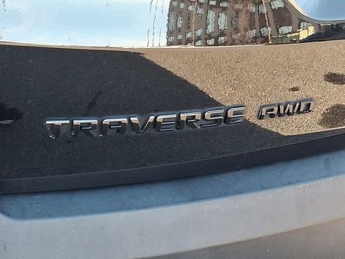 Used 2022 Chevrolet Traverse RS image 32
