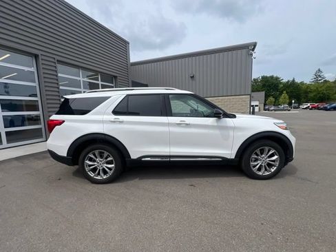 Used 2023 Ford Explorer Limited w/ Equipment Group 301A AWD/4WD image 4