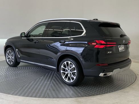 Used 2026 BMW X5 xDrive40i w/ Executive Package image 3