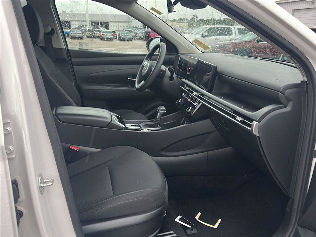 Certified 2025 Hyundai Tucson SEL AWD/4WD image 8