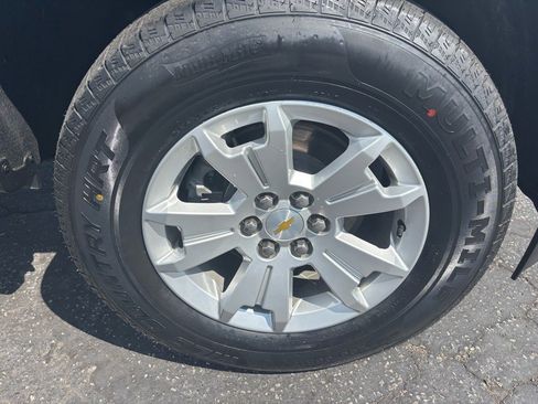 Used 2022 Chevrolet Colorado LT w/ Safety Package image 11