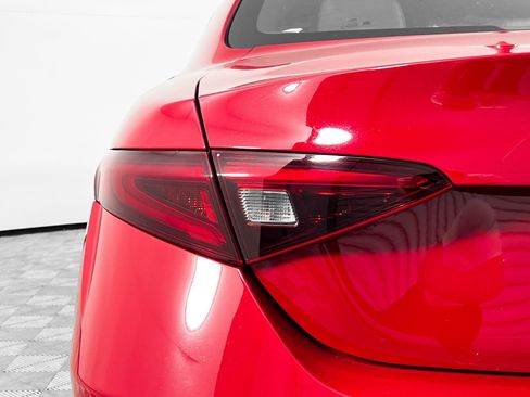 Used 2022 Alfa Romeo Giulia Sprint image 13