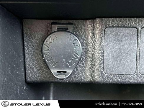 Used 2018 Toyota Corolla L image 32