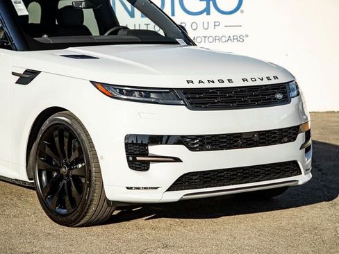 New 2025 Land Rover Range Rover Sport Dynamic SE AWD/4WD image 5