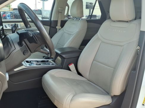 Used 2021 Ford Explorer Platinum w/ Equipment Group 601A AWD/4WD image 14