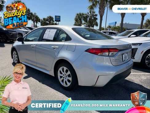 Used 2024 Toyota Corolla LE FWD image 5
