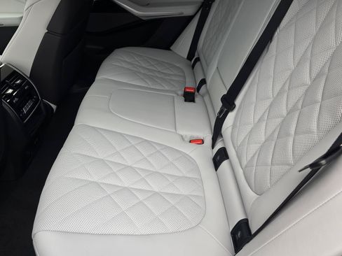 New 2026 BMW X5 xDrive40i w/ M Sport Package AWD/4WD image 15