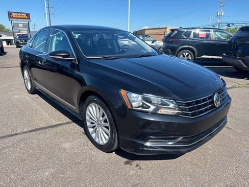 Used 2017 Volkswagen Passat 1.8T SE FWD image 3
