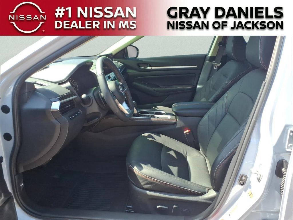 Certified 2026 Nissan Altima 2.5 SR w/ SR Premium Package FWD image 23