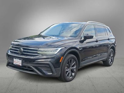 Used 2022 Volkswagen Tiguan SE w/ Panoramic Sunroof Package