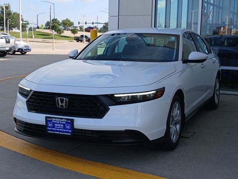 Used 2025 Honda Accord LX image 3